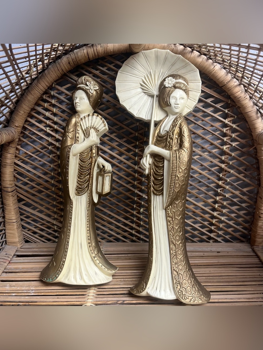 Vintage HODA 2 Geisha Girls Wall Hanging 1982 USA 6740 Ivory Gold Plastic Asian
